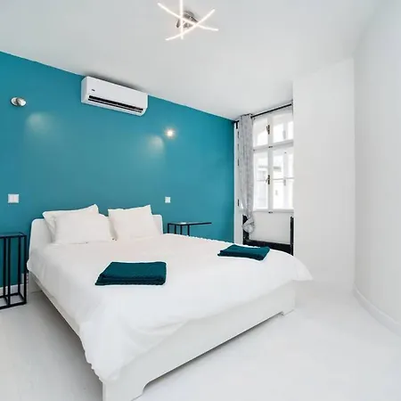Old Town 1 Bedroom Oasis With Ac And Double Shower Prága