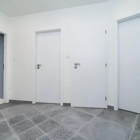 Old Town 1 Bedroom Oasis With Ac And Double Shower Apartman
